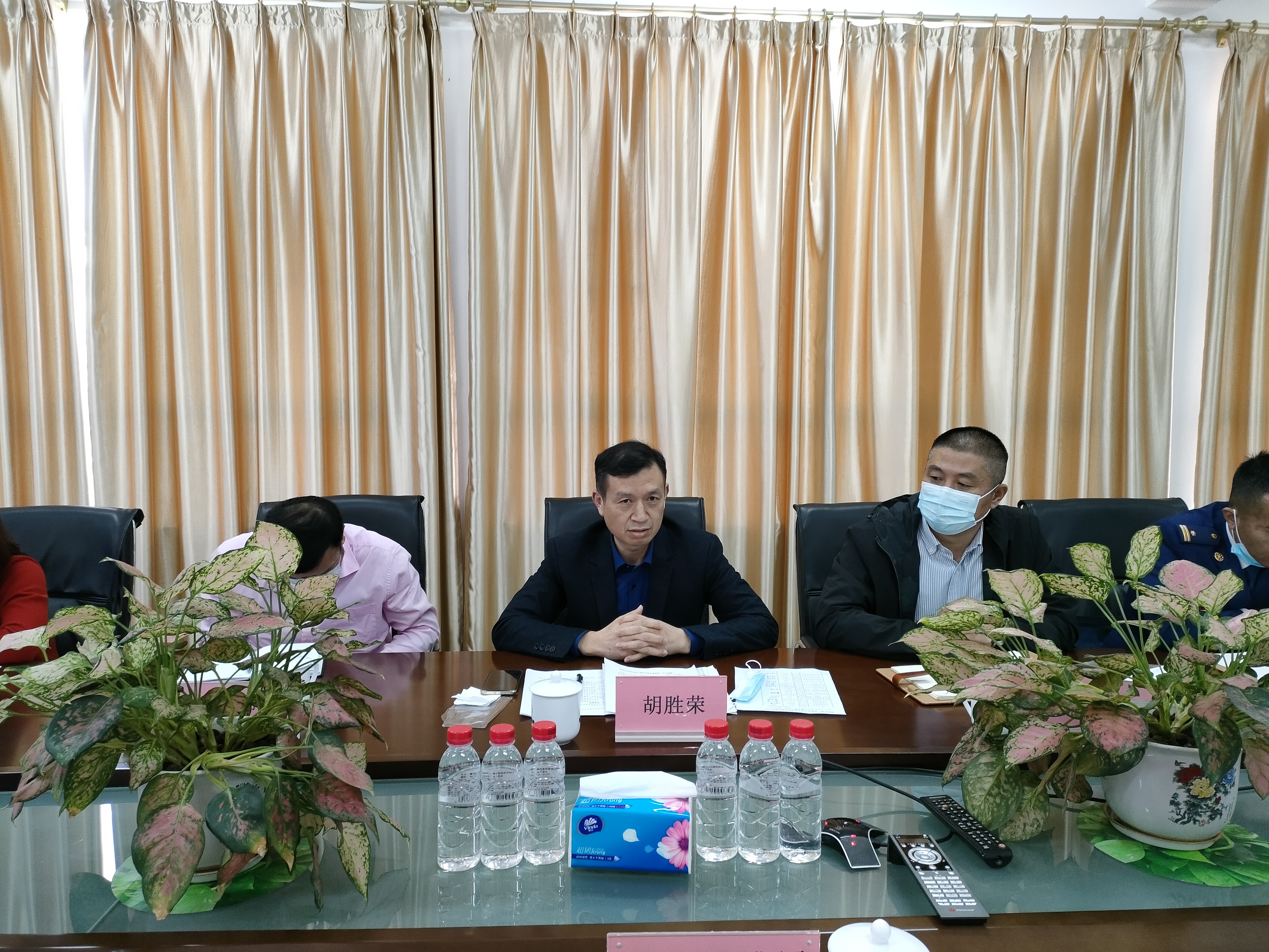 胡勝榮副局長部署下一步工作.jpg