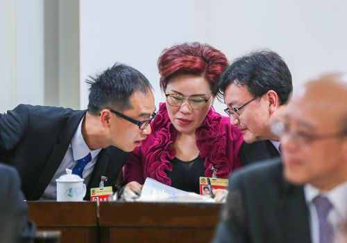 港澳政協委員討論政府工作報告