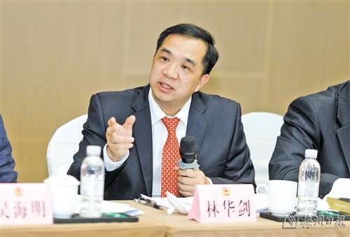 政協委員在分組討論上發言