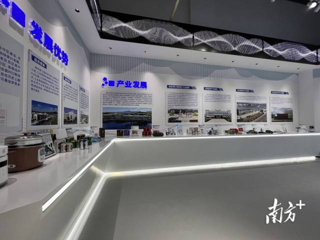 廣州（梅州）產業轉移工業園“科創＋空間”暨客都優選·鄉村振興館在廣州增城區設立，推動穗梅資源互通互享。黃培強 攝