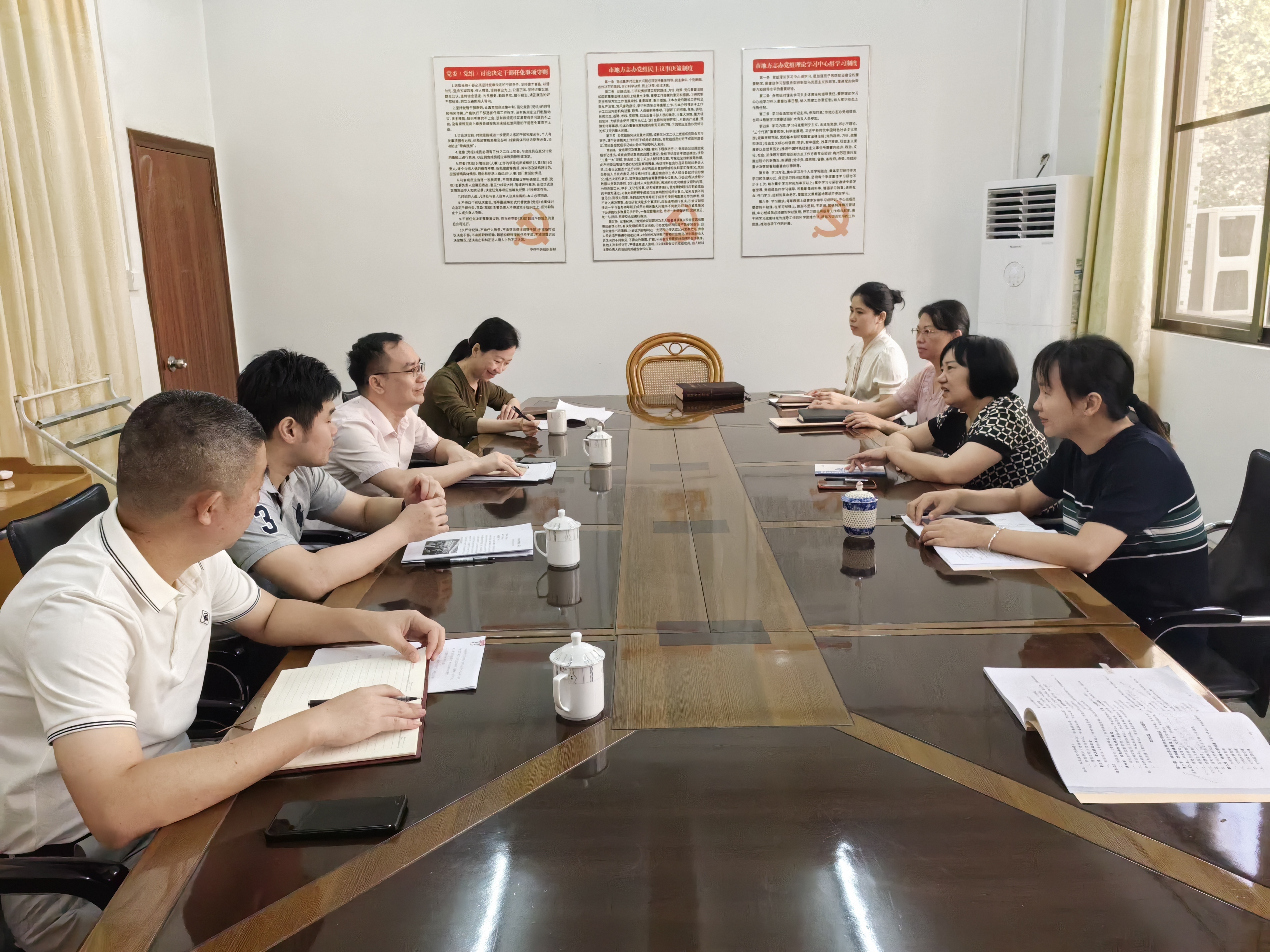 10月11日，與團市委交流編纂工作.jpg