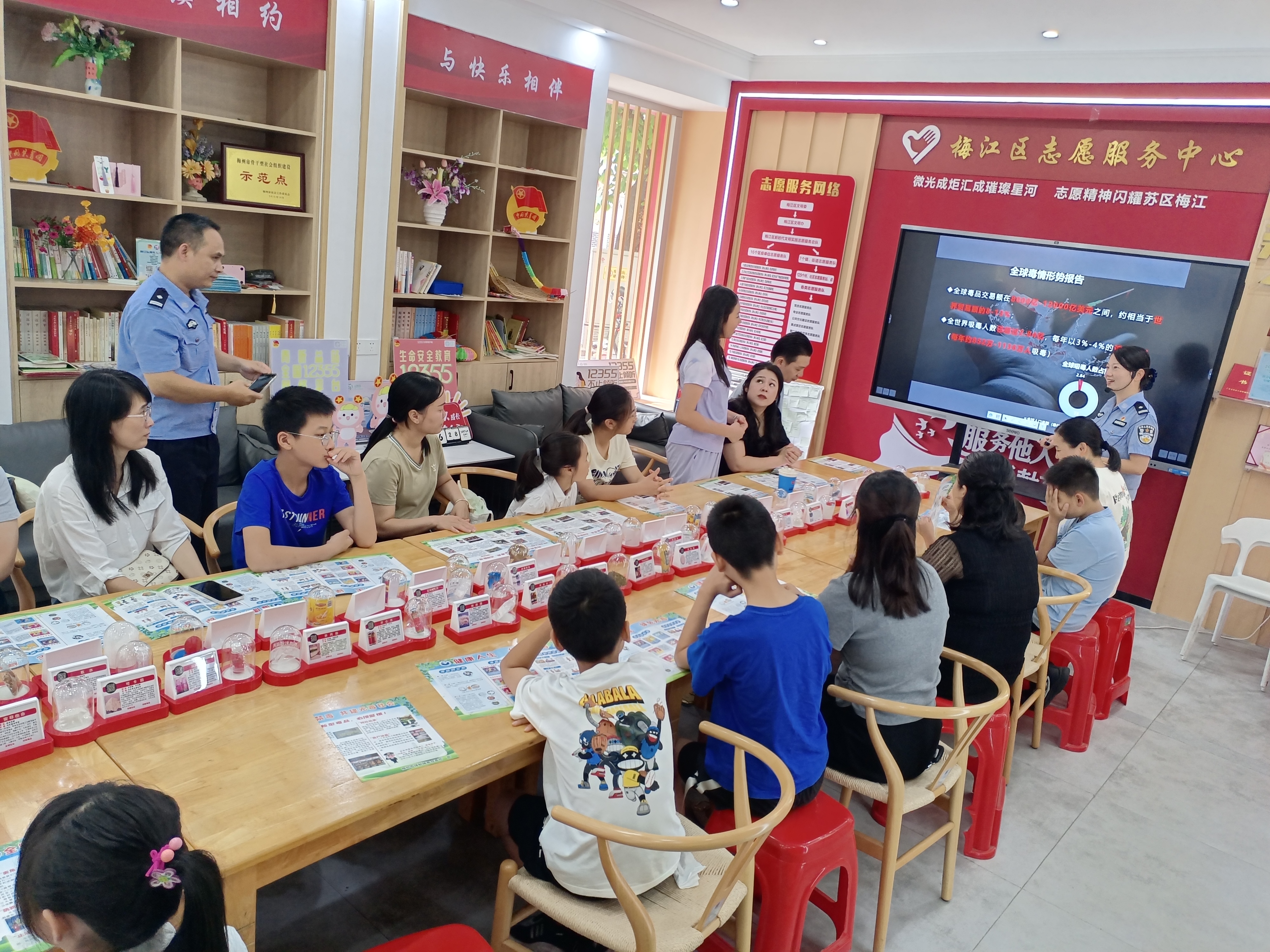 破繭向陽，逐光而行