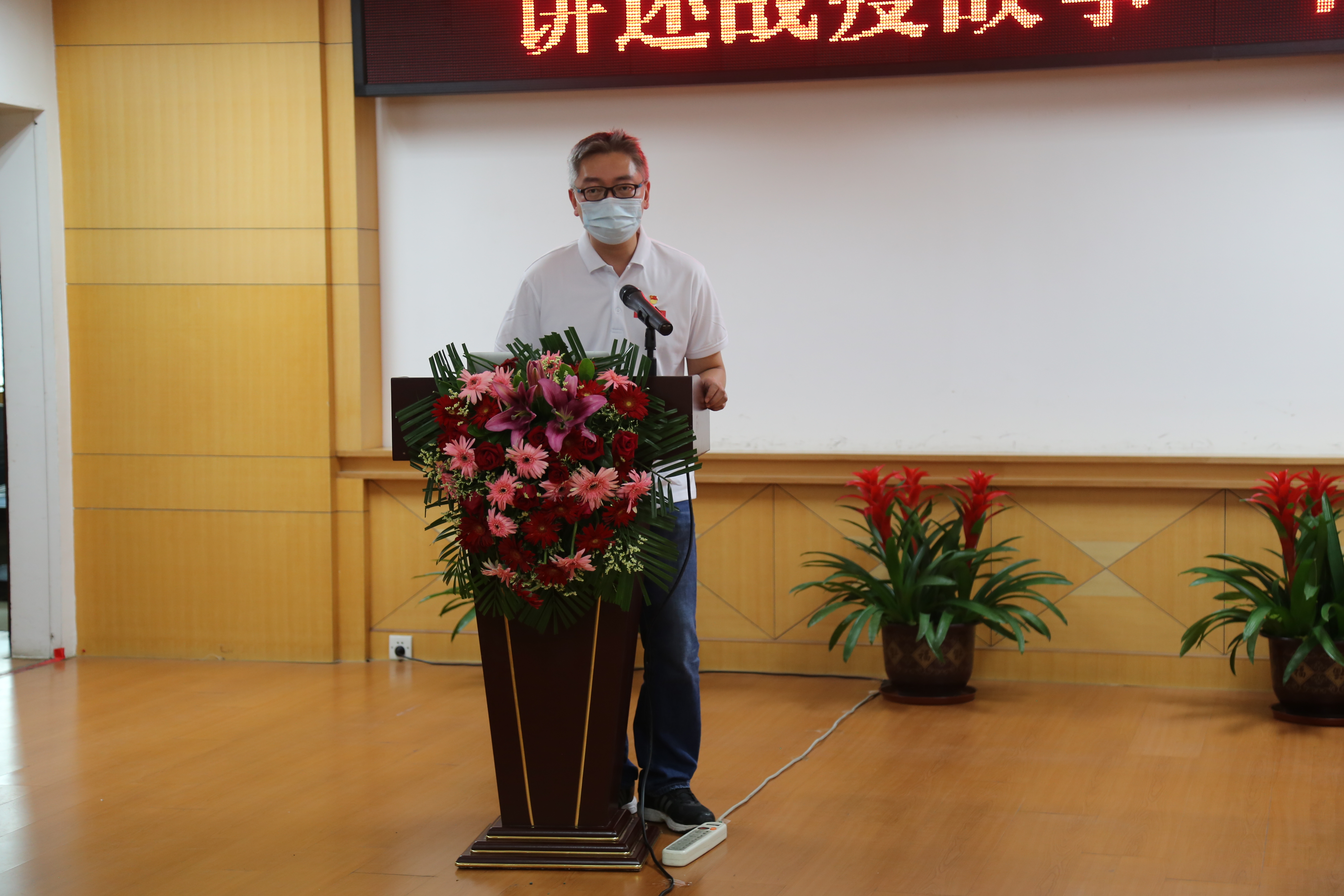 梅州市第一批援鄂醫療隊隊長黃壽新講述戰役故事